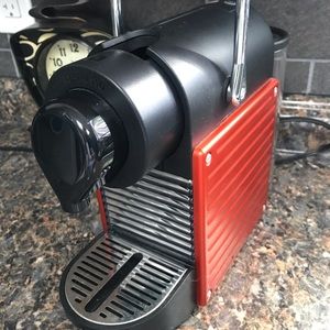 *NEVER USED* Nespresso Pixie - Electric Red